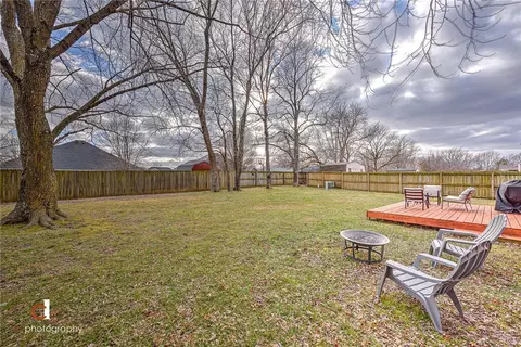105 Birch St, Centerton, AR 72719 photo 2