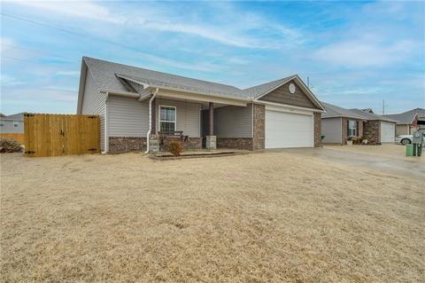 1620 Edinburgh Dr, Centerton, AR 72719 photo 2