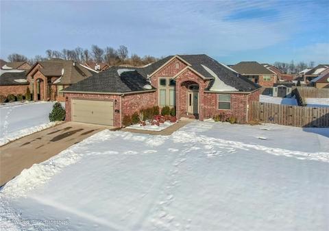 221 Peyton St, Lowell, AR 72745 photo 1