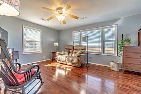 117 Jackson St, Lowell, AR 72745 photo 5