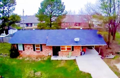 508 Steele Ct, Gentry, AR 72734 photo 2
