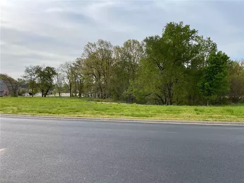 3530 Oak Tree Dr, Centerton, AR 72719 photo 6