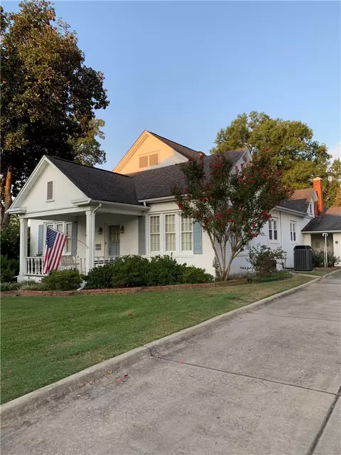1003 Mitchell St, Conway, AR 72034 photo 2