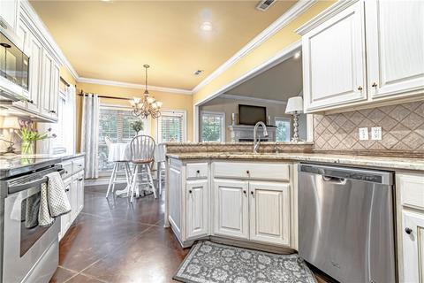 331 Chantilly, Springdale, AR 72764 photo 2