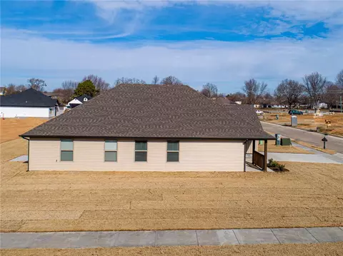 2501 S E St, Rogers, AR 72758 photo 2