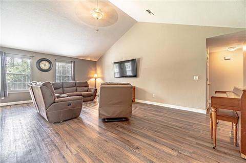 905 Tyra Ln, Centerton, AR 72719 photo 4