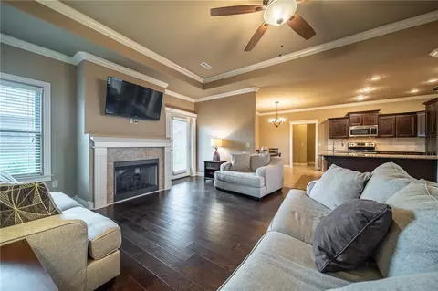 212 Mcdaniel St, Lowell, AR 72745 photo 6