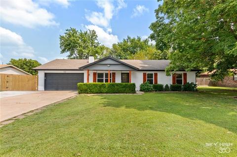 106 Wright Ave, Springdale, AR 72764 photo 1