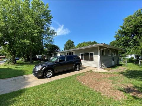 607 Harve St, Springdale, AR 72762 photo 3