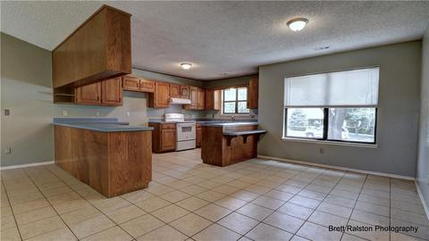 1902 N Thrush St, Springdale, AR 72764 photo 8