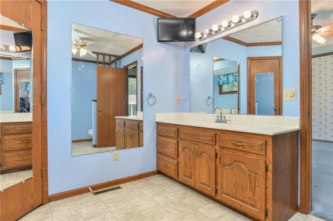 3302 N Pickwick Ave, Springfield, MO 65803 photo 16