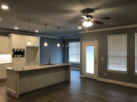 233 Vick Cir, Centerton, AR 72719 photo 2