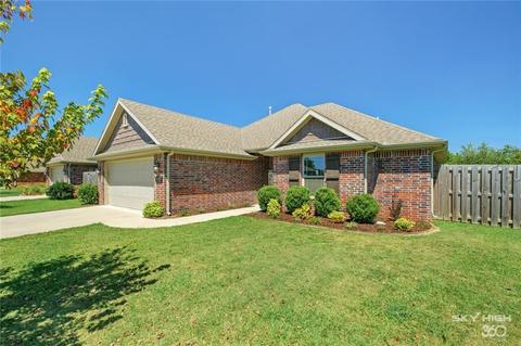 809 E Asher Dr, Rogers, AR 72758 photo 3