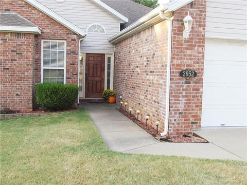 2952 Eagle Crest Cir, Springdale, AR 72762 photo 2