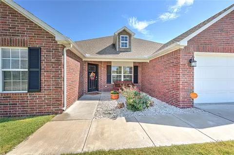 4551 Augustine Dr, Springdale, AR 72762 photo 2