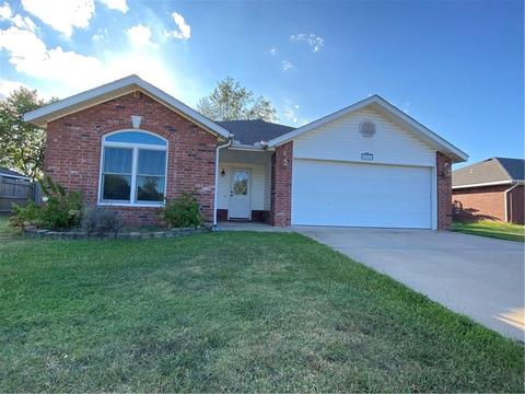 571 N D St, Centerton, AR 72719 photo 1
