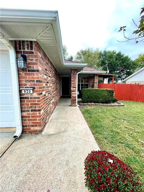 920 E And 922 E Mimosa Pl, Rogers, AR 72756 photo 3