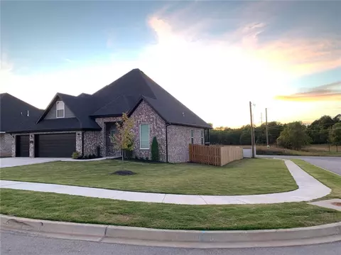 369 Waterfall Ln, Springdale, AR 72762 photo 2