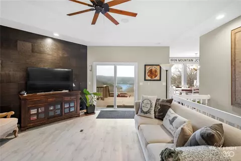 19030 Eagle Pt, Garfield, AR 72732 photo 1