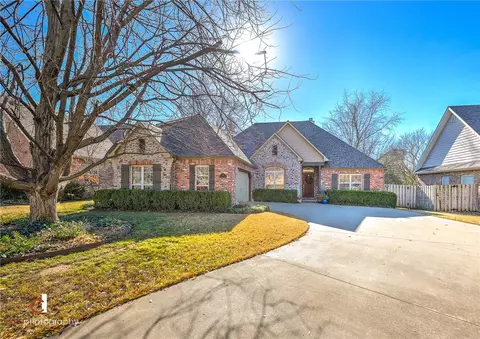 299 Chantilly Ave, Springdale, AR 72764 photo 1
