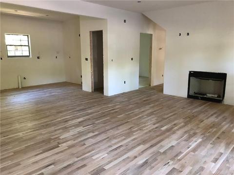 240 Vicks Cir, Centerton, AR 72719 photo 2