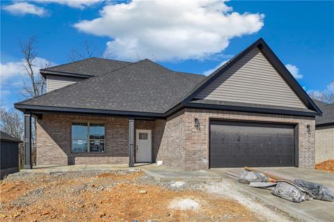 1331 Leslie St, Bentonville, AR 72712