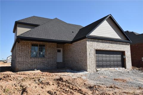 620 Harbison St, Bentonville, AR 72712