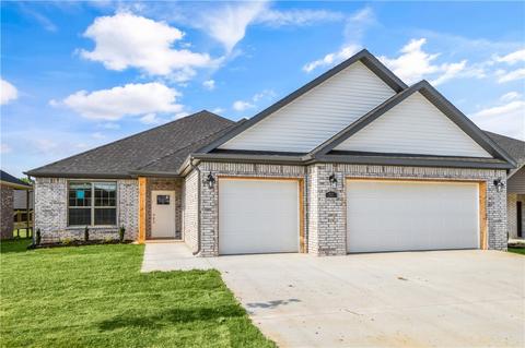 721 Merryfield St, Bentonville, AR 72712