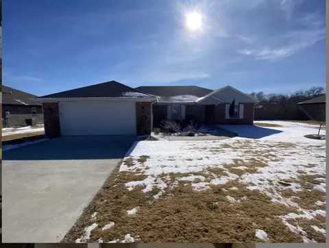 521 Eagle Dr, Gravette, AR 72736 photo 1