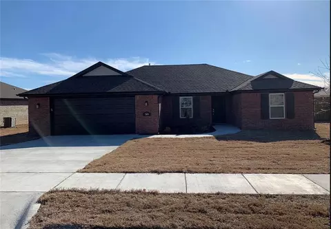 509 Eagle Dr, Gravette, AR 72736 photo 1