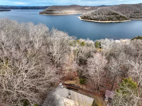 69 E Bluff Rd, Eureka Springs, AR 72631 photo 2