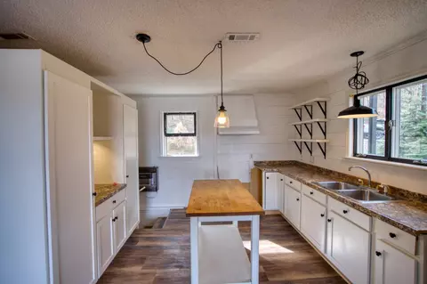 69 E Bluff Rd, Eureka Springs, AR 72631 photo 7