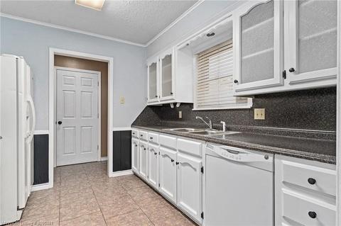 1406 Strozier Ct, Barling, AR 72923 photo 6