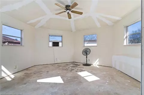 1406 Strozier Ct, Barling, AR 72923 photo 16