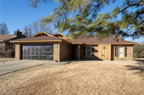 1406 Strozier Ct, Barling, AR 72923 photo 1