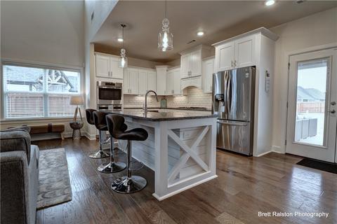 1060 Silver Maple St, Centerton, AR 72719 photo 4
