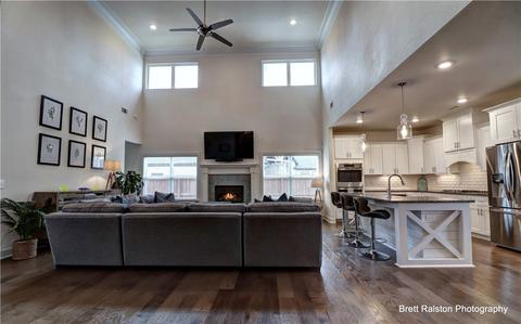 1060 Silver Maple St, Centerton, AR 72719 photo 3