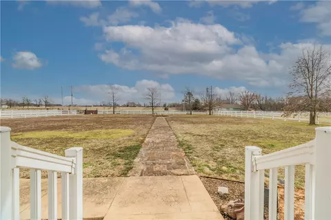 841 Bausinger Rd, Springdale, AR 72762 photo 4