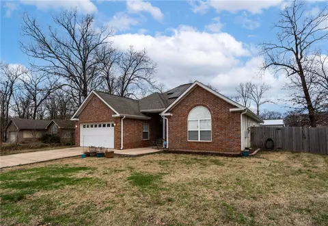 509 Comanche Dr, Gentry, AR 72734 photo 3