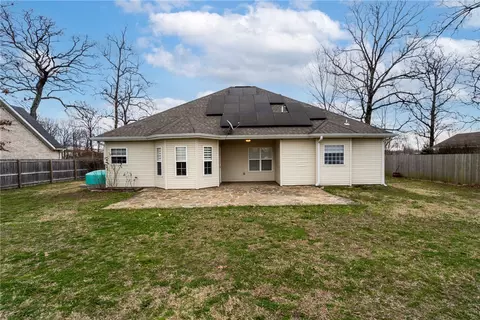509 Comanche Dr, Gentry, AR 72734 photo 4