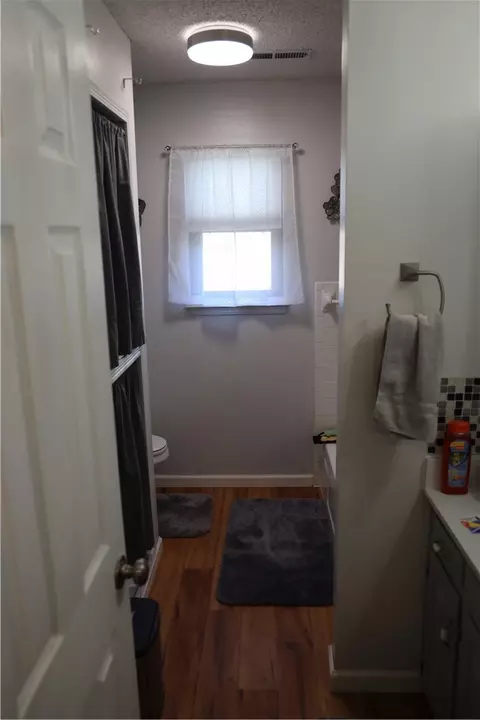 209 E Henson Ave, Springdale, AR 72764 photo 16