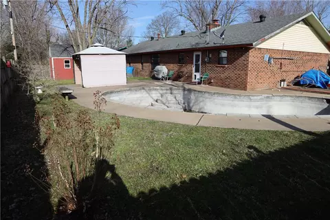 209 E Henson Ave, Springdale, AR 72764 photo 3