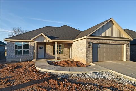 740 Skylar St, Bentonville, AR 72712