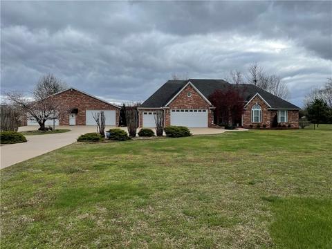 3361 N Oak St, Springdale, AR 72764