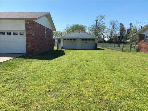 606 Cedar St, Springdale, AR 72764 photo 2