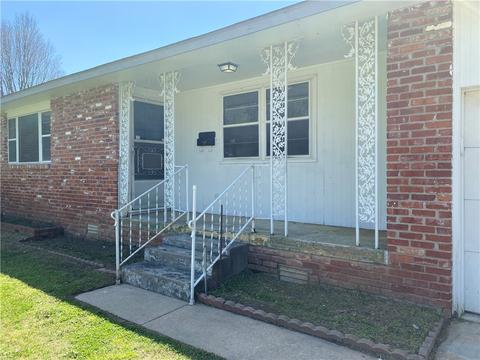 606 Cedar St, Springdale, AR 72764 photo 3