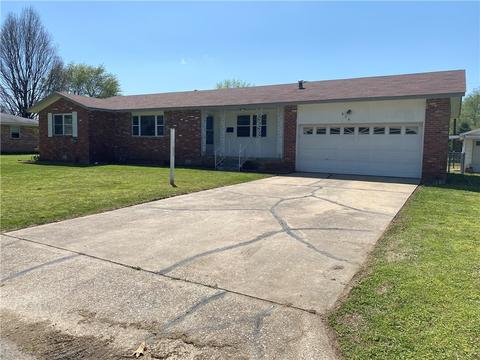 606 Cedar St, Springdale, AR 72764 photo 1