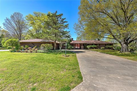 709 Summit Loop, Rogers, AR 72756 photo 2