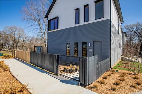 1110 NE Fillmore St, Bentonville, AR 72712