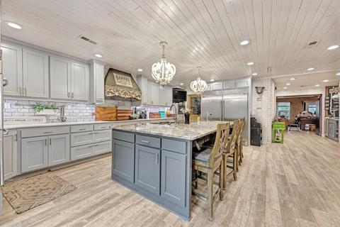 1239 Cloverdale Rd, Rogers, AR 72756